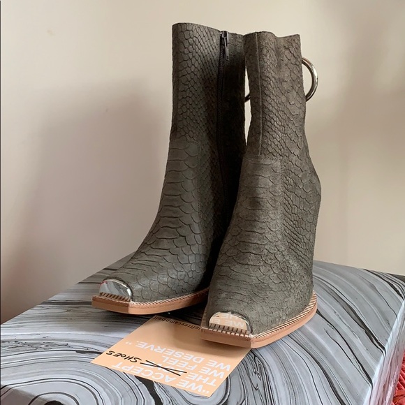 Jeffrey Campbell Boots - Picture 2 of 7